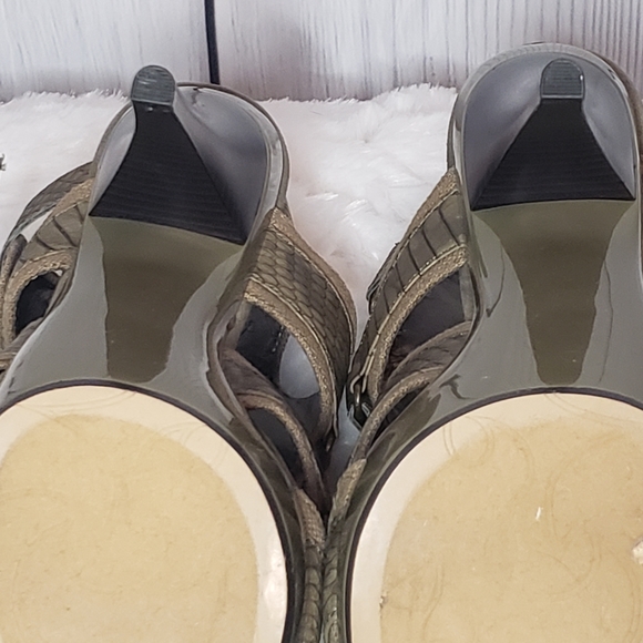 💚Baby Phat💚 Army Green Caged Strappy Sandal - Picture 6 of 6